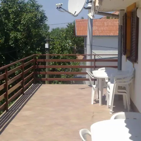 In Starigrad-paklenica 6871
